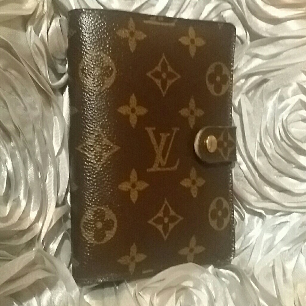 Louis Vuitton small 6 ring planner